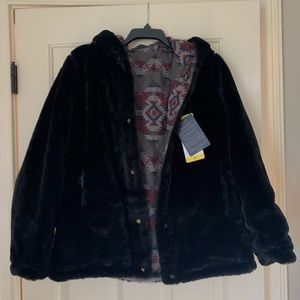 Fuzzy reversible black jacket